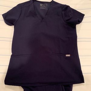Women's Figs Scrubs Set, M top, M Tall bottom, LN!